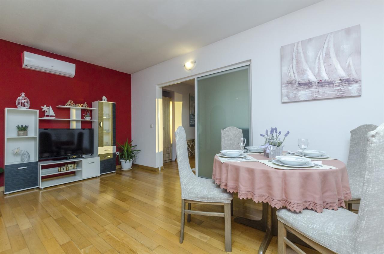 Apartments Bluesun Omis Exterior photo
