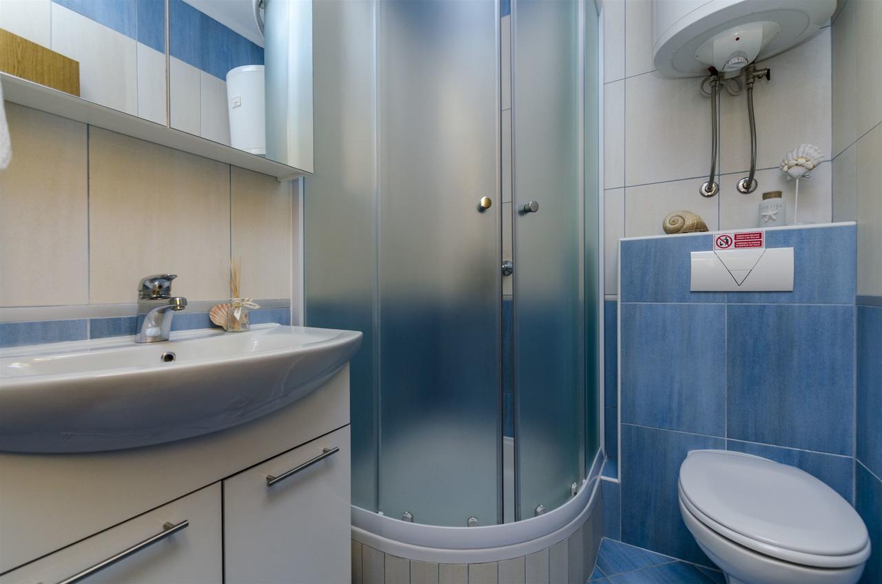 Apartments Bluesun Omis Exterior photo