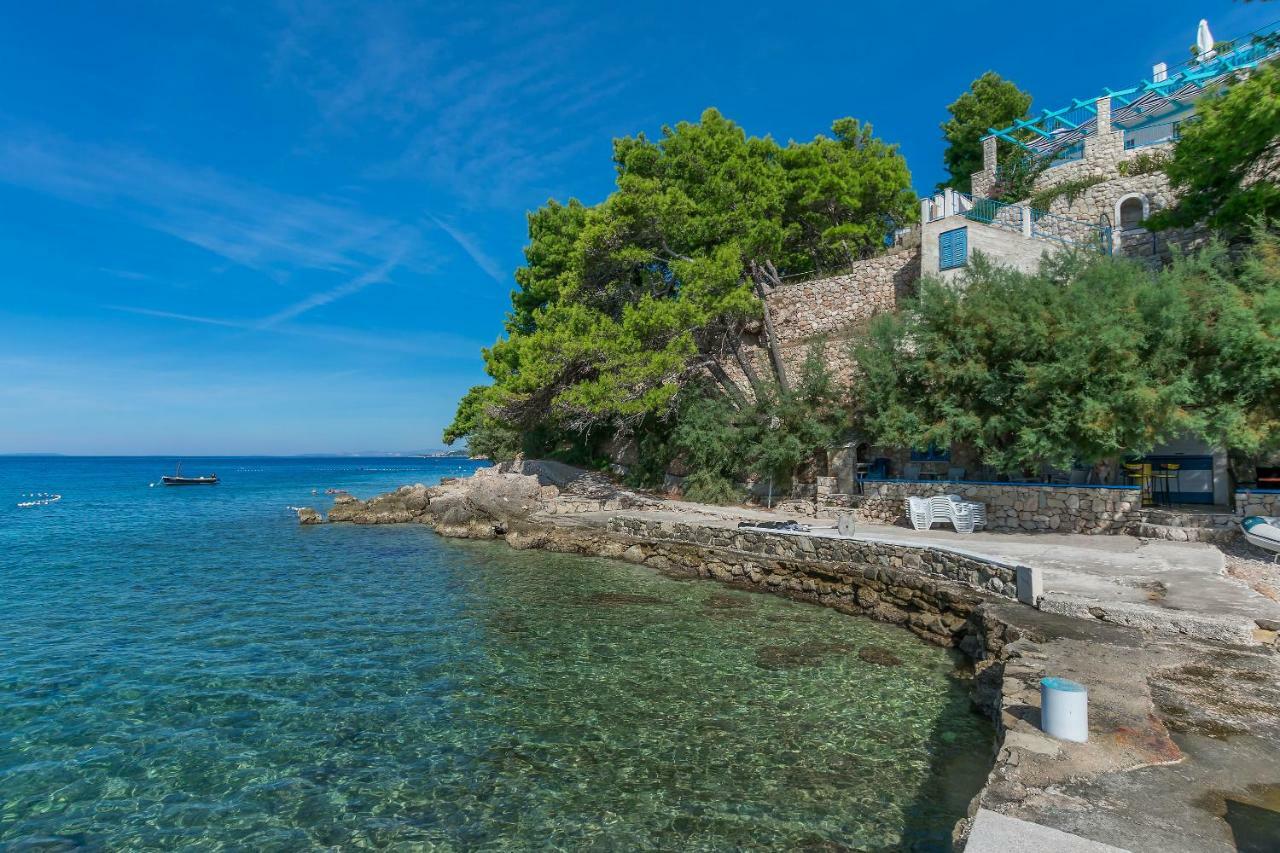 Apartments Bluesun Omis Exterior photo
